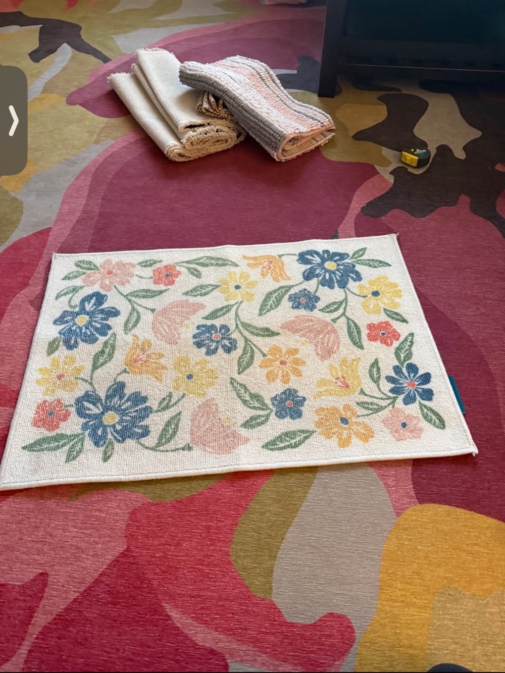 Ruggable Floral Accent Rug - Pad Not Included